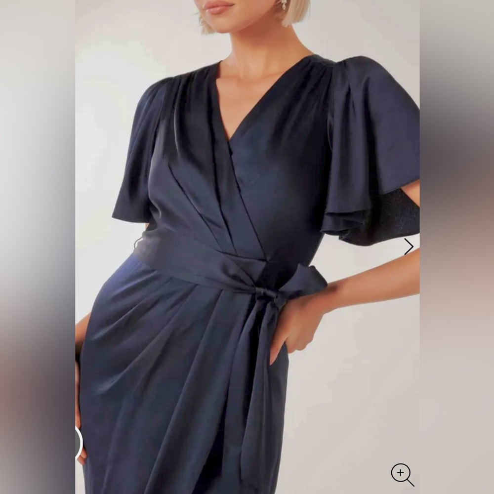 🌸Evernew * NAVY *  Carolina Flutter Sleeve Satin Maxi
Not green